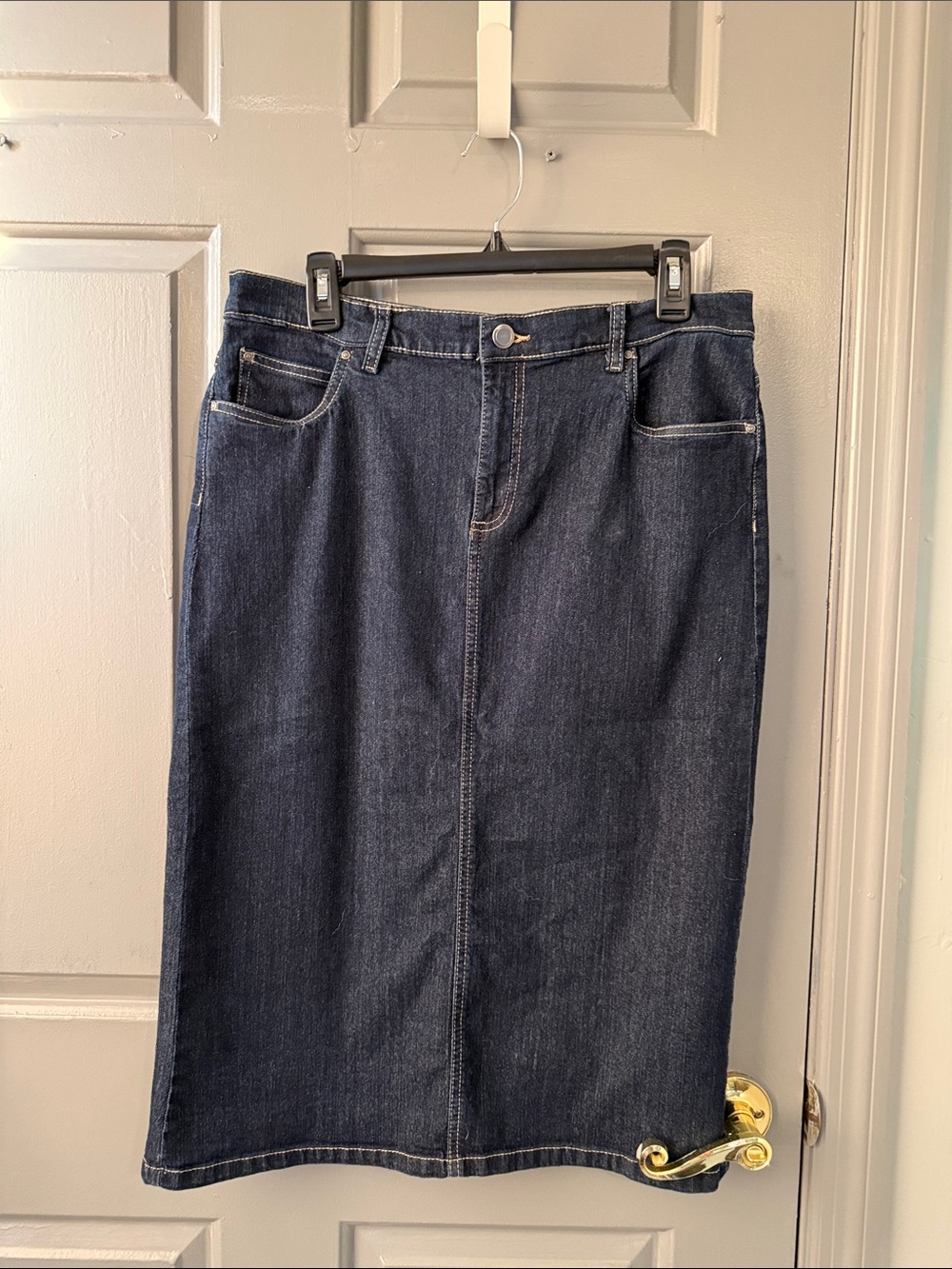 Classic Dark Blue Straight-Leg Women's Jeans